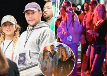Sydney Sweeney and Scooter Braun double date with her parents at Halloween Horror Nights