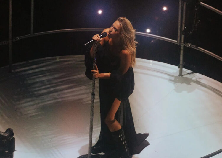 Tate McRae performs in Vancouver on her "Miss Possessive" tour.
