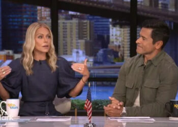  ABC Kelly Ripa and Mark Consuelos on 'Live with Kelly and Mark' on Wednesday, Sept. 24