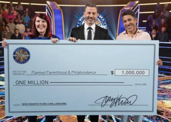 Disney/Christopher Willard Kate Flannery, Jimmy Kimmel, Oscar Nunez
