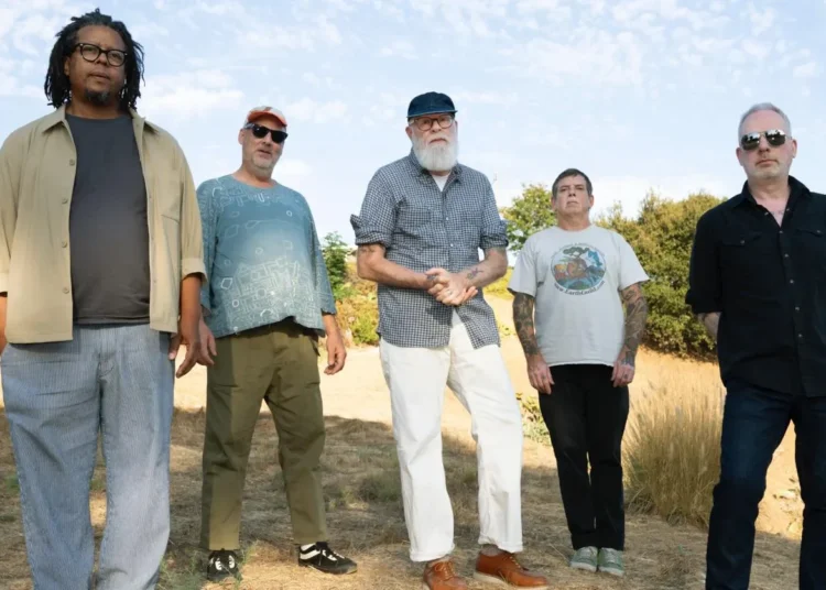 Tortoise Announce First Album In Nine Years, Share New Song 'Layered Presence'