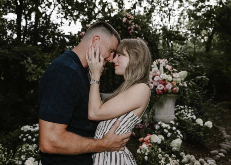 Travis Kelce Proposed to Taylor Swift After They Recorded ‘New Heights’ Podcast — ‘Timing Was Right’ – Star Magazine