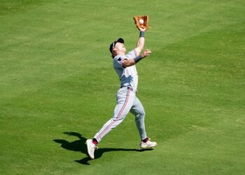 Twins 5, Royals 1: Bailey Ober Bounces Back, But Byron Buxton Exits with Injury - Twins Daily Front Page News