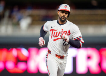 Minnesota Twins center fielder Byron Buxton (25)