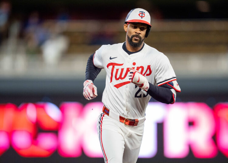 Minnesota Twins center fielder Byron Buxton (25)