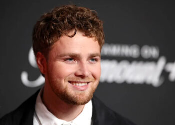 Alex Warren attends the 2025 MTV Video Music Awards at UBS Arena on Sept. 7, 2025, in Elmont, New York.