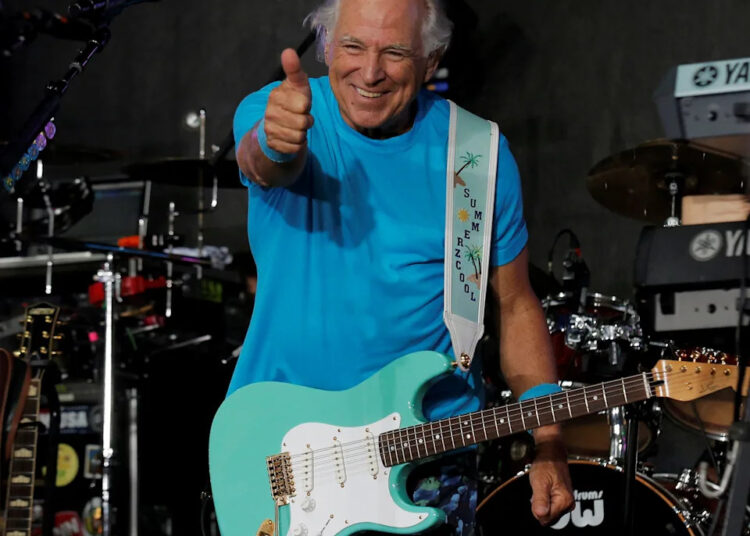 Singer Jimmy Buffett performs during NBC's 'Today' show Summer Concert Series in New York City, U.S., July 29, 2016. REUTERS/Brendan McDermid