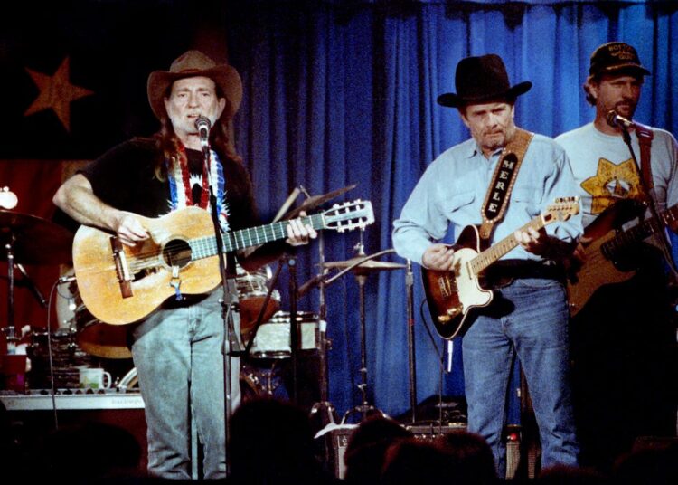 Willie Nelson covers hits by Merle Haggard on new solo album
