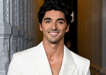 ​Taylor Zakhar Perez strips down in new vacay pics