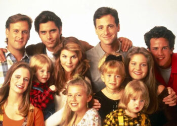 Full House - 1989 - Dave Coulier, John Stamos, Bob Saget, Scott Weinger, Andrea Barber, Blake Tuomy-Wilhoit, Lori Loughlin, Jodie Sweetin, Mary-Kate Olsen, Dylan Tuomy-Wilhoit, Candace Cameron Bure