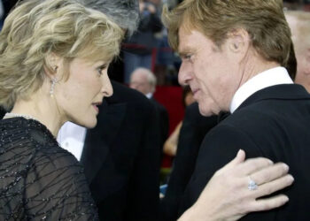 Glenn Close and Robert Redford arrive for the 74th annual Academy Awards Sunday, March 24, 2002, in Los Angeles. - Doug Mills/AP