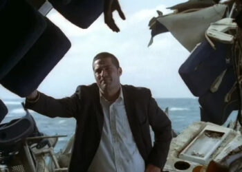 Jack standing amidst plane wreckage in Lost