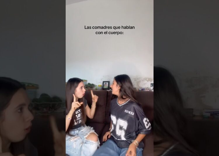 Las comadres que hablan con el cuerpo😂