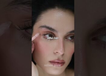 👀 Celebrity Eyeliner Hack ✨ How Actresses Make Their Eyes Irresistible 🎬