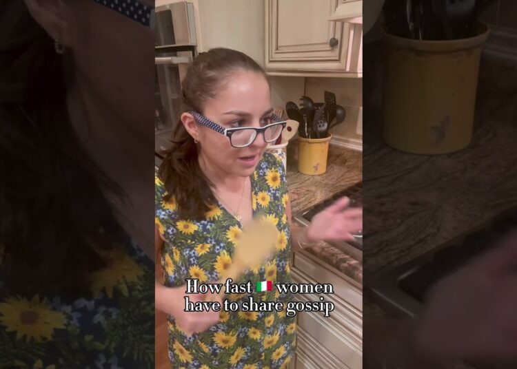 How fast 🇮🇹 women share gossip #italian #italiancomedy #comedy #funny #italiangirl