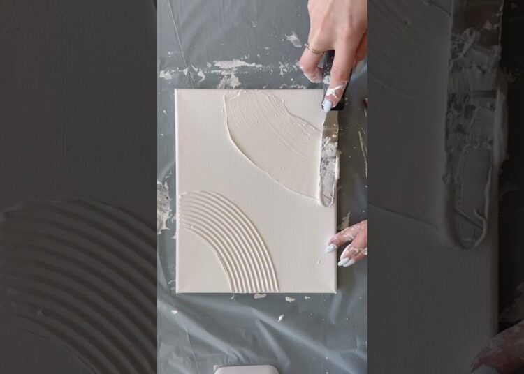 Artist uses modeling paste to create textured art!