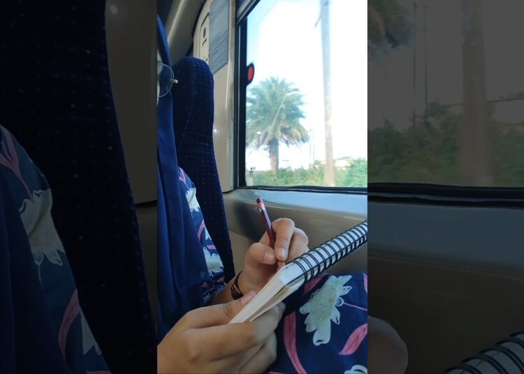 Cz I’m Travelling🧳🚋 | #shorts #sketch #art #craft #viral #trending #handmade