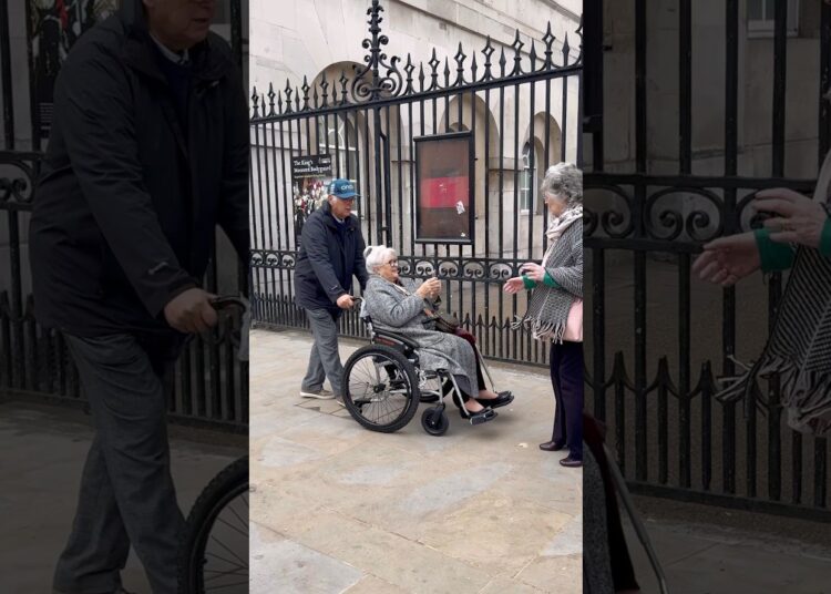 Where Royalty Meets Resilience: A Journey of Courage at Horse Guard, London!” #Shorts