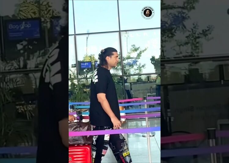 Jubin Nautiyal Spotted Today at Lucknow Airport 🛫 | #shorts  #celebrity