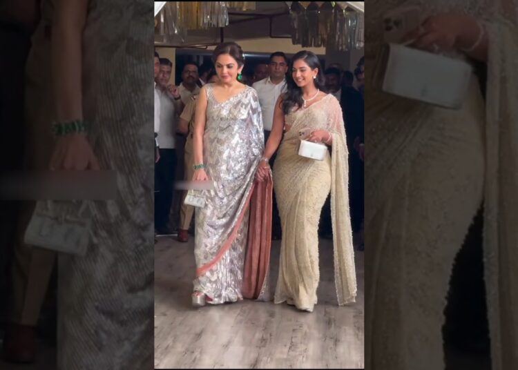 Manish Malhotra Hosted a Diwali Party for Bollywood Celebrities #shorts #ambani #manishmalhotra