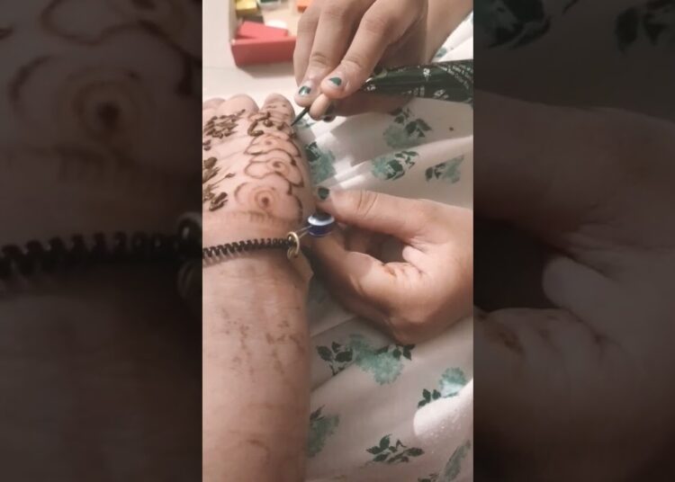 mehndi artist dhanshvi#