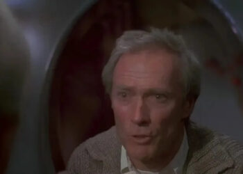 Clint Eastwood as himself in the mirror in Casper
