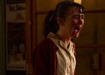 Clara Stack as  Lilly Bainbridge screaming and covered in blood in It: Welcome to Derry
