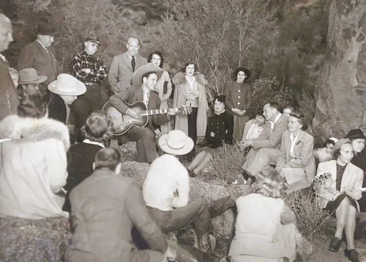 Jerry Baker entertaining at the Jokake Inn, 1943.