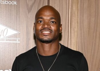 Adrian Peterson Arrested for Unlawful Weapon Carrying and DWI
