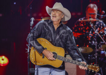 Alan Jackson Says He’s ‘Winding Down’ Amid Health Battle, Announces Star-Studded Final Concert – Globe Magazine