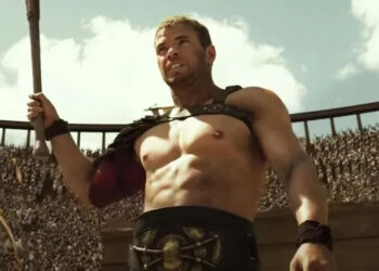 Hercules in the arena in "The Legend of Hercules" (2014)