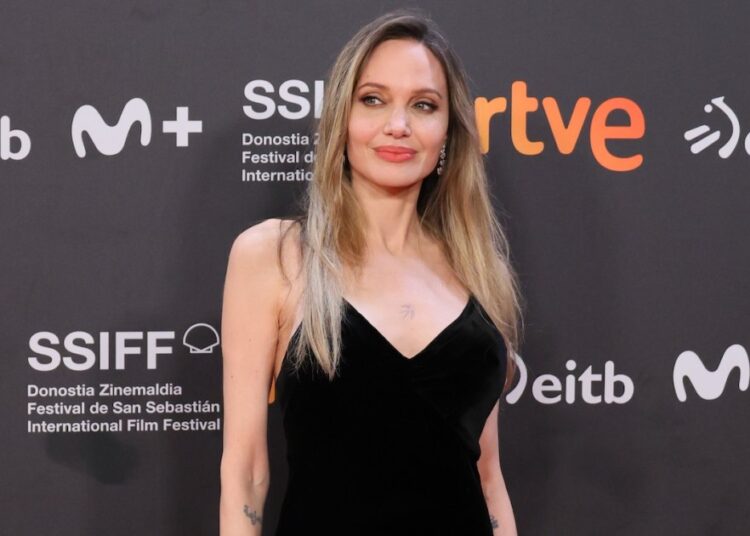Angelina Jolie Doesn't 'Regret' Double Mastectomy, Ovary Removal