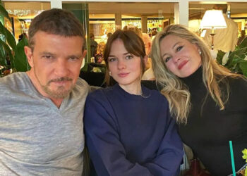 Melanie Griffith Instagram Antonio Banderas, Stella Banderas and Melanie Griffith