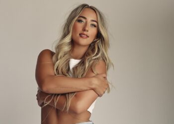 Ashley Cooke unveils two versions of new song 'tin foil hat'
