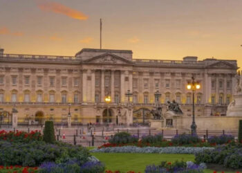 Buckingham Palace (The Royal Collection)
