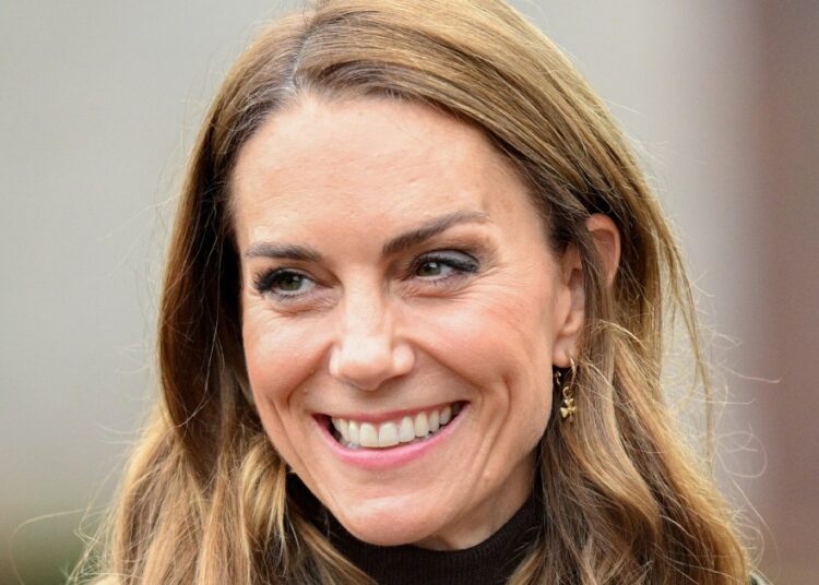 Camera Captures Stunning Photo of Kate Middleton Alone