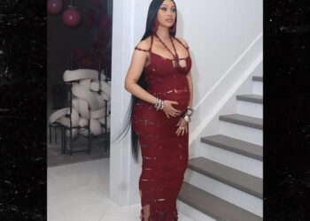Instagram / @iamcardib