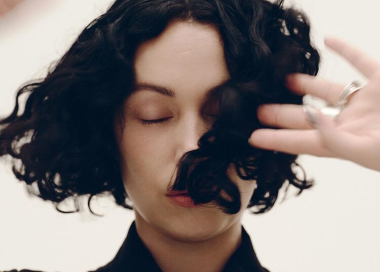 Check out Kelly Lee Owens' blissed-out new single '132 Techno’