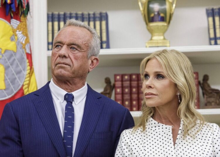 Cheryl Hines Opens Up About the ‘Rift’ in Kennedy Family Following Husband RFK Jr.’s HHS Appointment – Globe Magazine