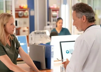 Hannah and Dean having a confrontation in "Chicago Med"