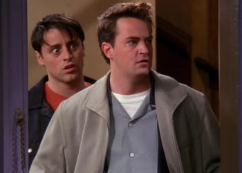 Matt LeBlanc as Joey and Matthew Perry as Chandler looking shocked on Friends