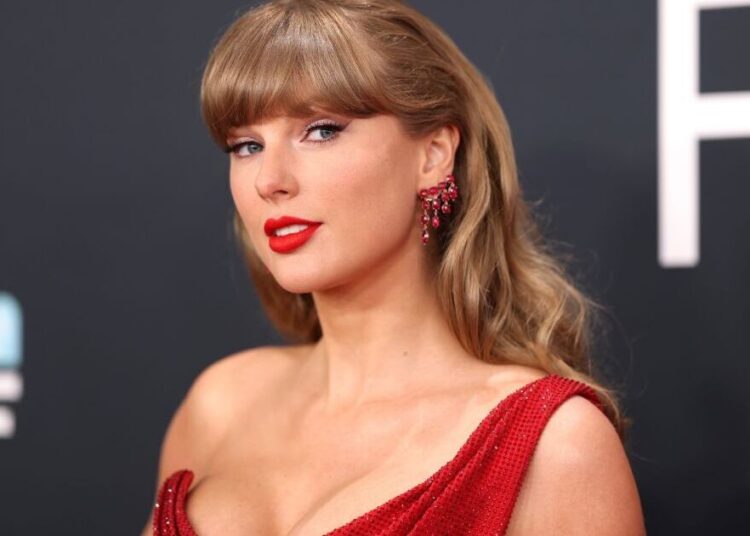 DWTS pro makes surprise cameo in Taylor Swift's racy new music video - TV - Entertainment