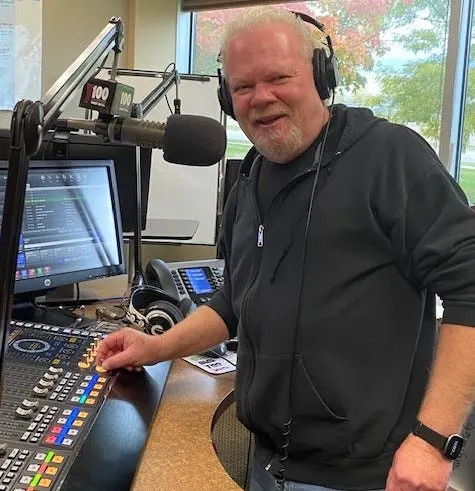 Y100 midday personality and brand manager Dan Stone will sign off from the Green Bay country station for the final time on Oct. 23. After 34 years with Midwest Communications, including a long run at its Top 40 station WIXX-FM, Stone is retiring from full-time radio.