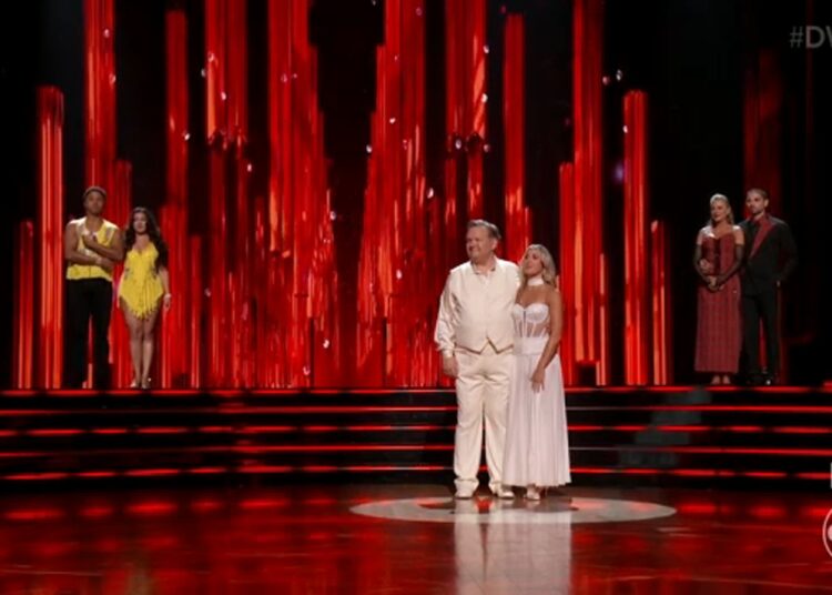 'Dancing with the Stars' week 3 recap: Ballroom shocked by TikTok night elimination