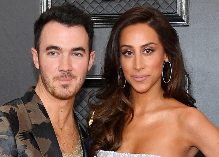 Danielle Jonas Reveals Lyme Disease Diagnosis | Danielle Jonas, Kevin Jonas | Celebrity News and Gossip | Entertainment, Photos and Videos