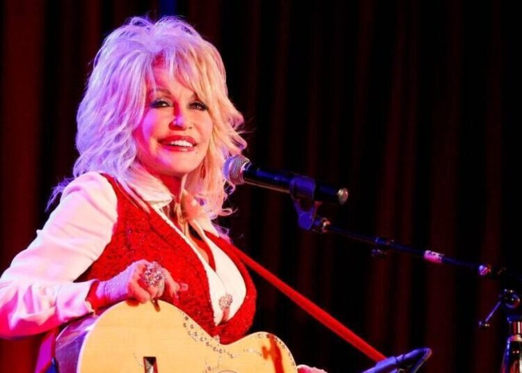 Dolly Parton's sister pleas to fans to 'pray' after recent health struggles - Celebrity News - Entertainment