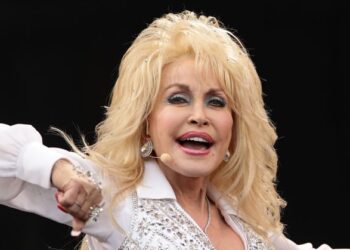 Dolly Parton’s sister ‘up all night praying’ as singer battles health problems