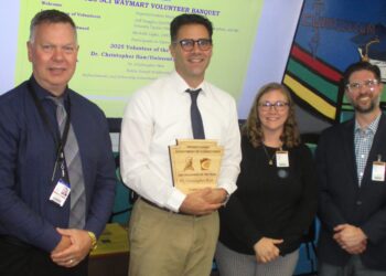 Dr. Haw Wins Award for Community Service