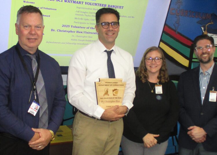 Dr. Haw Wins Award for Community Service