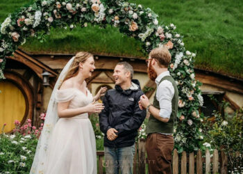 Hobbiton Movie Set; Cath Ullyett Sharik and Jessica Burgess-Stride with Elijah Wood